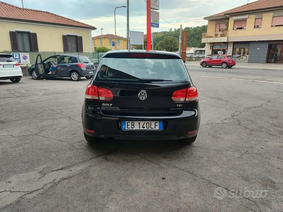 Usata VW Golf VII 105 CV (77 kW) 2012 Nero Berlina