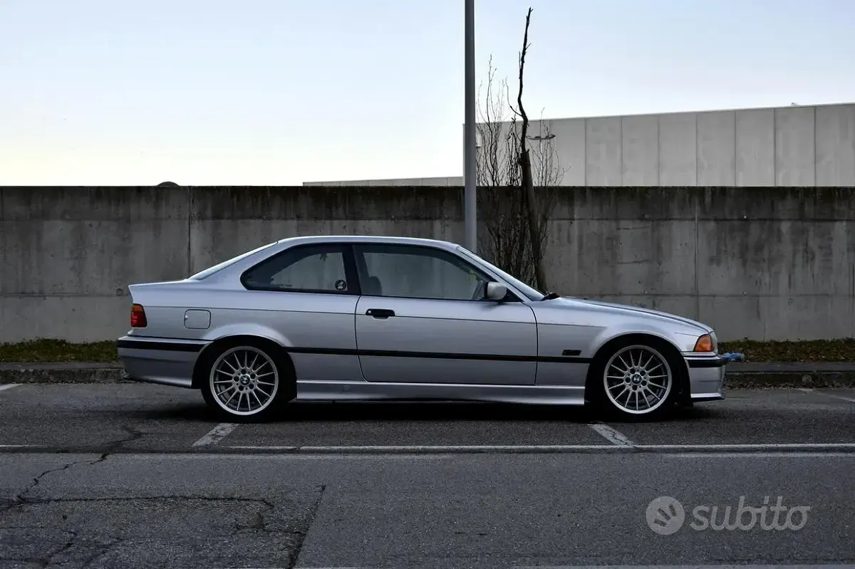 Usata BMW 318 140 CV (102 kW) 1992 Grigio Coupé
