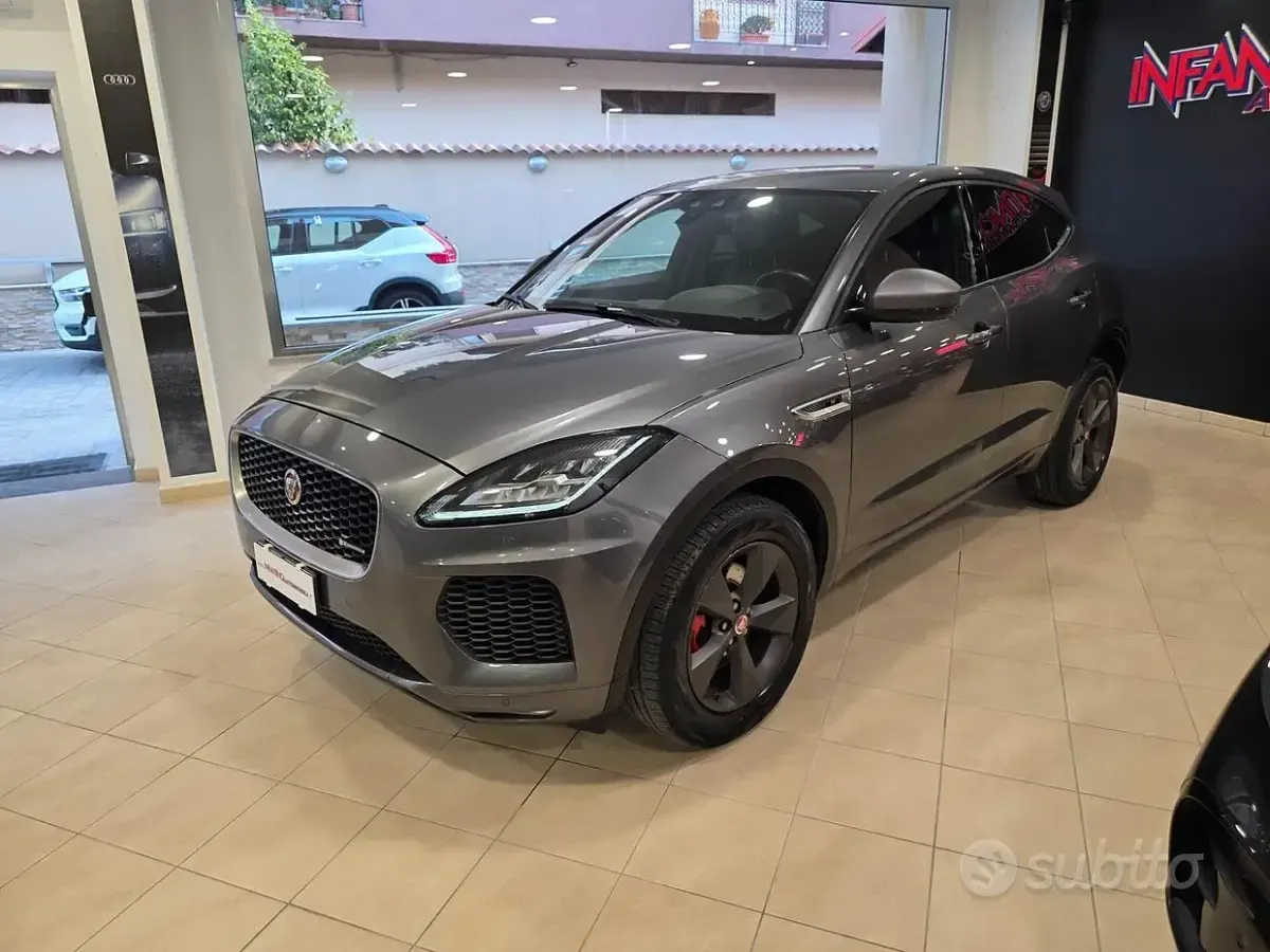 Usata Jaguar E-Pace R-Dynamic 150 CV (110 kW) 2020 Grigio SUV