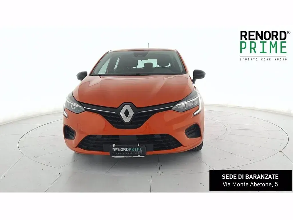 Usata Renault Clio V SE 67 CV (49 kW) 2022 Arancione