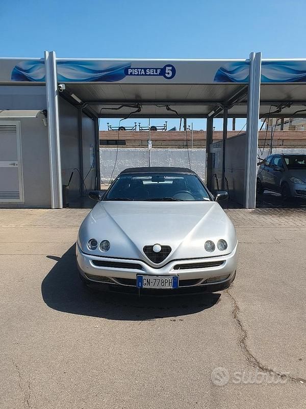 Usata Alfa Romeo Spider 1996 Grigio Cabrio