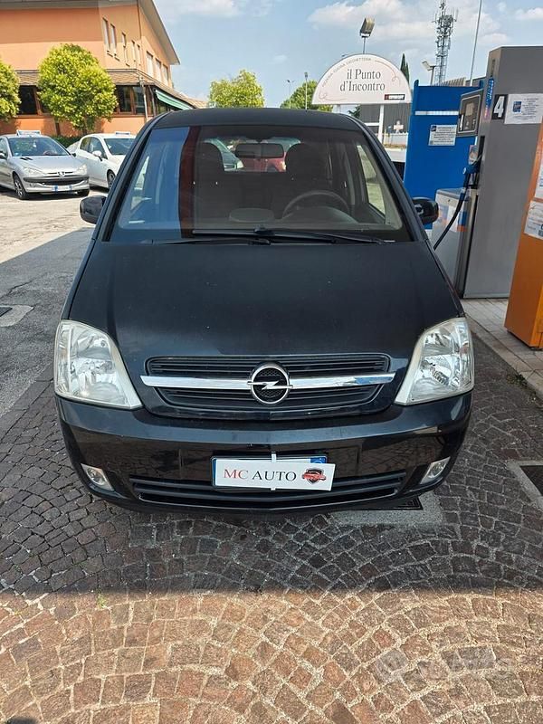 Usata Opel Meriva 101 CV (74 kW) 2004 Nero Monovolume