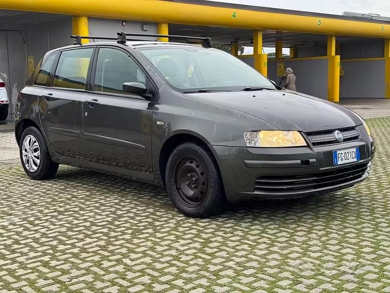 Usata Fiat Stilo Dynamic 120 CV (88 kW) 2006 Grigio Berlina