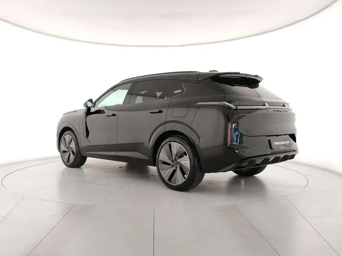 Nuova Lynk & Co 08 139 CV (102 kW) 2026 Nero SUV