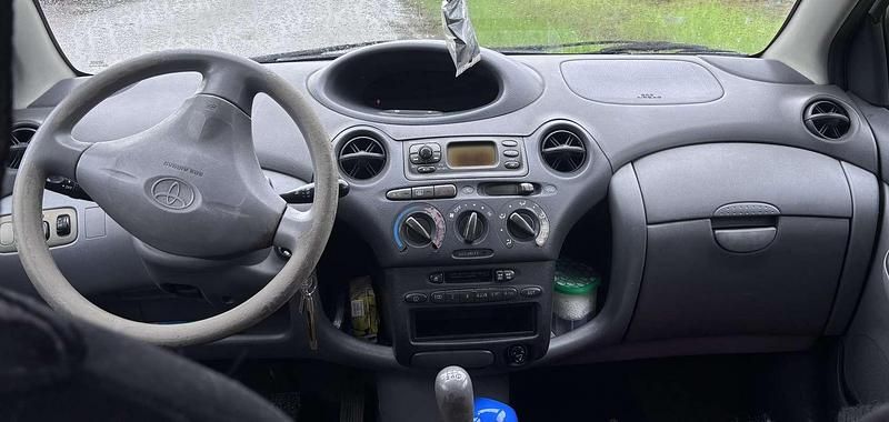 Usata Toyota Yaris 68 CV (50 kW) 2002 Berlina