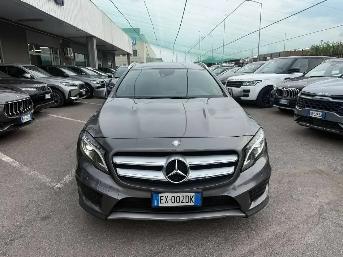 Usata Mercedes GLA220 Premium 170 CV (125 kW) 2014 Grigio SUV