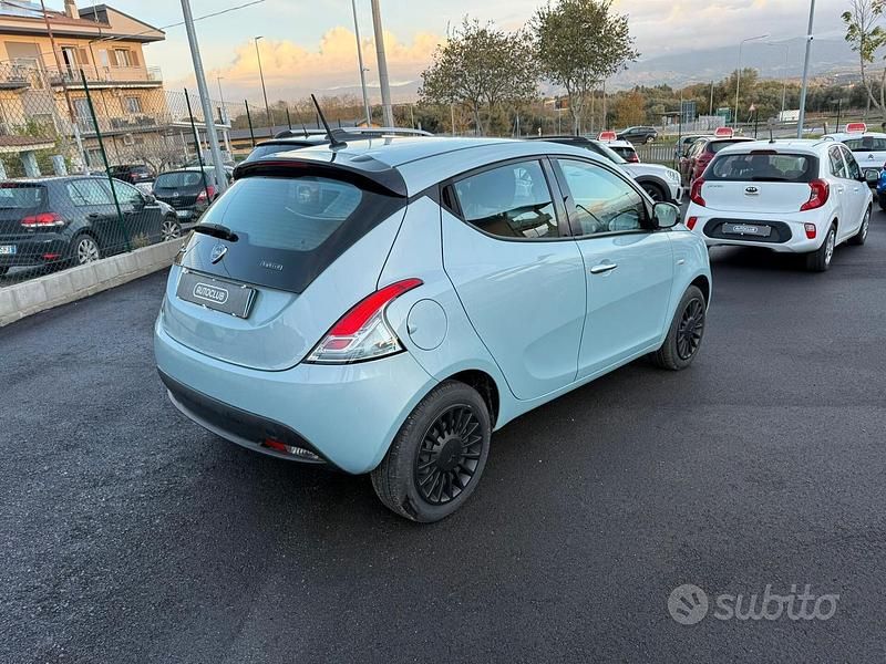 Usata Lancia Ypsilon S 69 CV (50 kW) 2023 Grigio Utilitaria