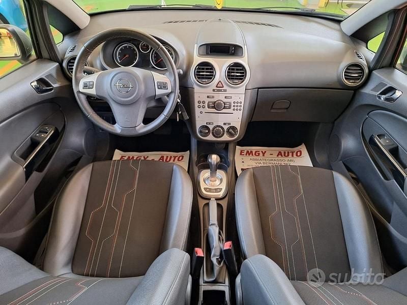 Usata Opel Corsa 86 CV (63 kW) 2012 Grigio Berlina