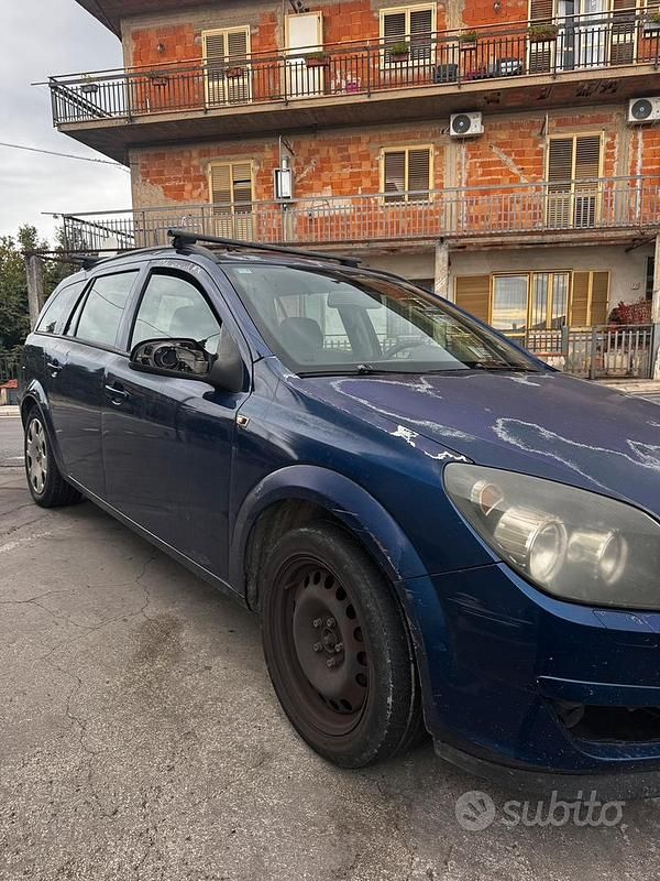 Usata Opel Astra 101 CV (74 kW) 2005 Blu Station wagon