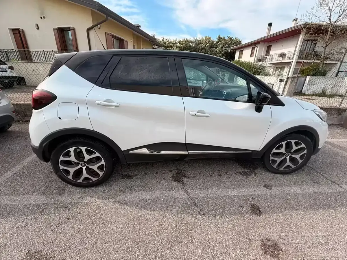 Usata Renault Captur 90 CV (66 kW) 2019 Bianco SUV