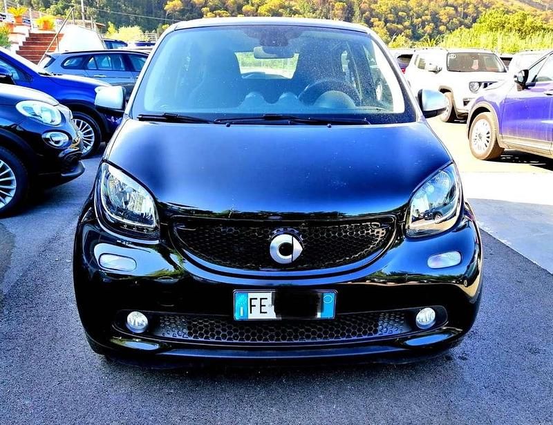Usata Smart ForFour 109 CV (80 kW) 2016 Utilitaria