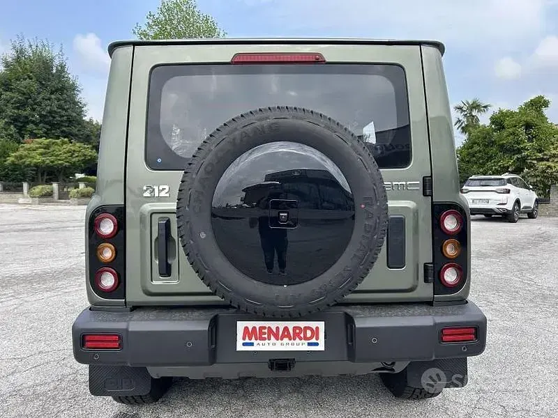 Nuova EMC 212 166 CV (122 kW) 2026 Verde SUV