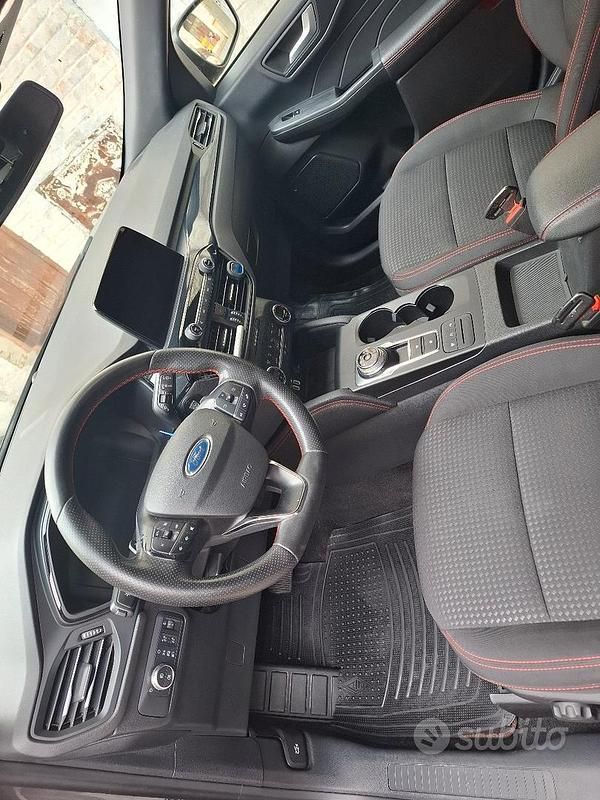 Usata Ford Kuga ST-Line 120 CV (88 kW) 2022 Grigio SUV