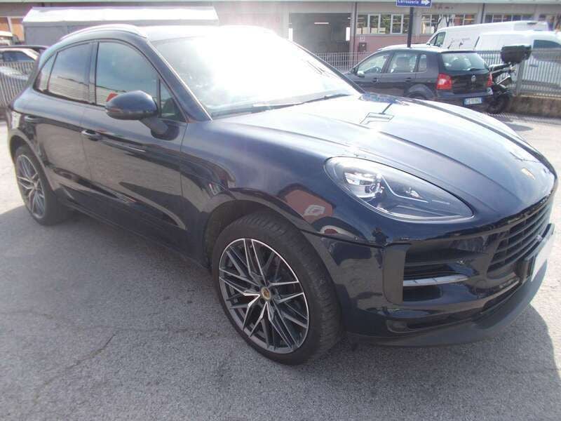 Usata Porsche Macan 252 CV (185 kW) 2020 Blu/azzurro SUV
