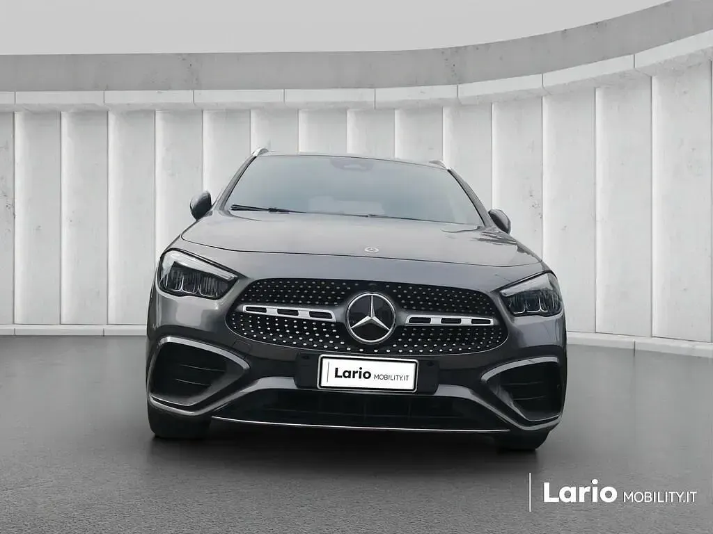 Usata Mercedes GLA200 AMG Line Premium 150 CV (110 kW) 2023 Grigio SUV