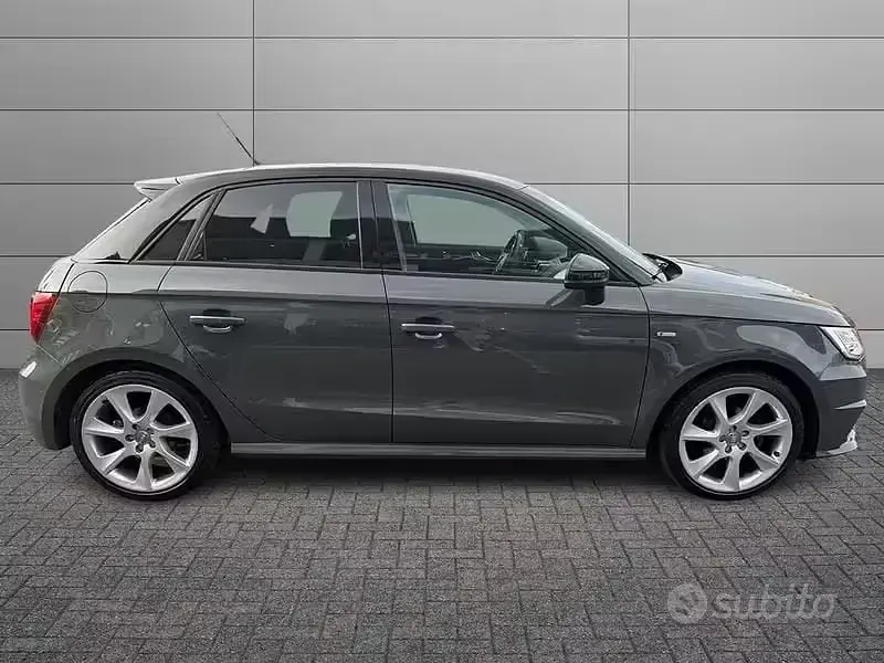 Begagnad Audi A1 Admired 90 HK (66 kW) 2016 Grå Halvkombi