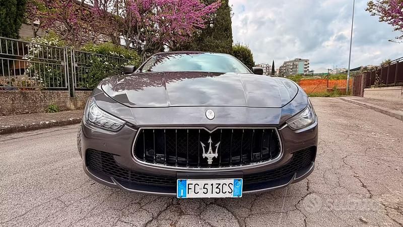 Begagnad Maserati Ghibli 250 HK (183 kW) 2015 Beige Sedan