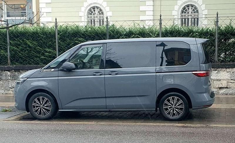 Usata VW Multivan 150 CV (110 kW) 2022 Grigio Monovolume