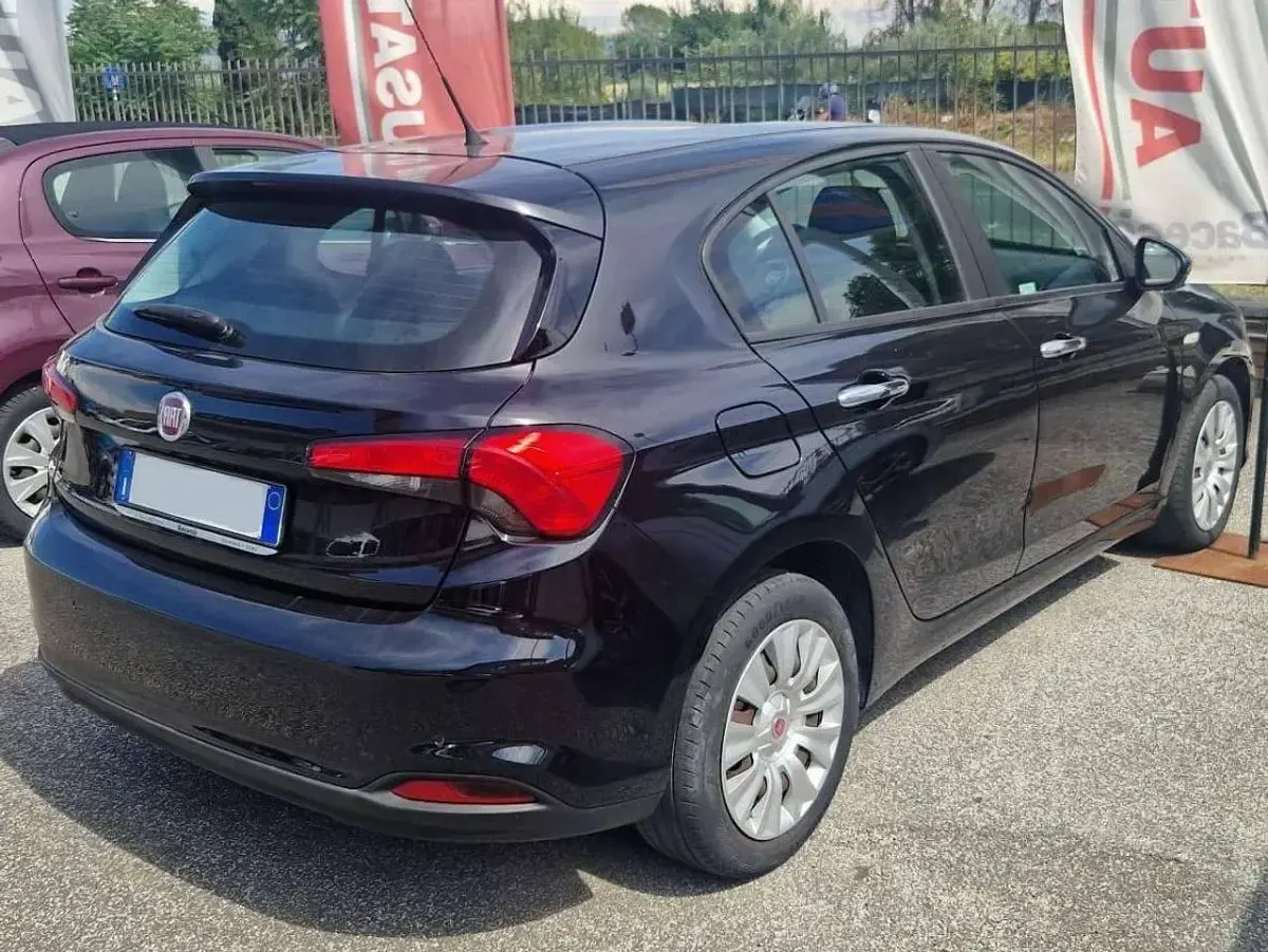 Usata Fiat Tipo Easy 95 CV (69 kW) 2016 Nero Berlina