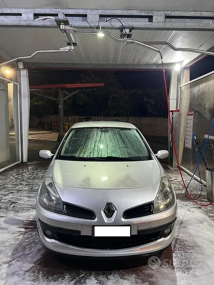 Usata Renault Clio II 85 CV (62 kW) 2006 Grigio Berlina