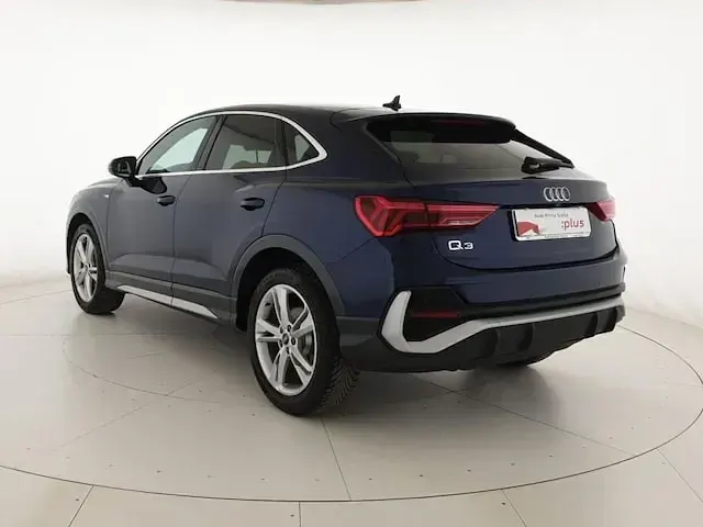 Usata Audi Q3 Sportback S-Line 150 CV (110 kW) 2021 Blu navarra metallizzato SUV