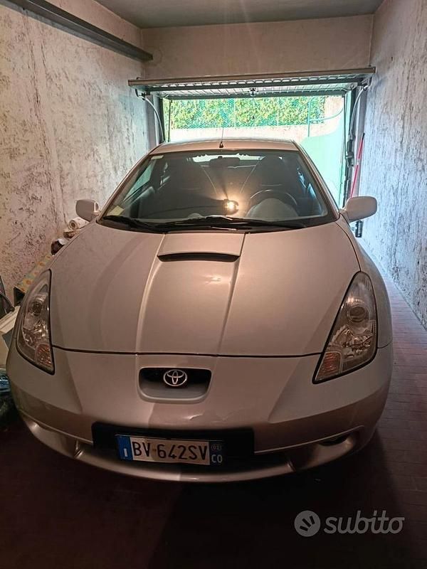 Usata Toyota Celica T2 143 CV (105 kW) 2002 Grigio Coupé