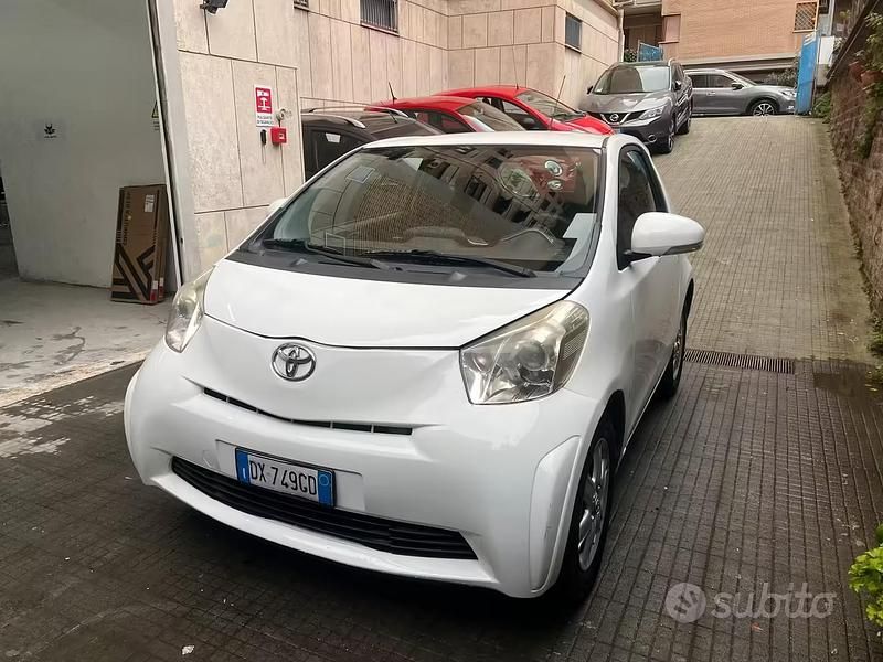 Usata Toyota iQ 98 CV (72 kW) 2009 Bianco Utilitaria