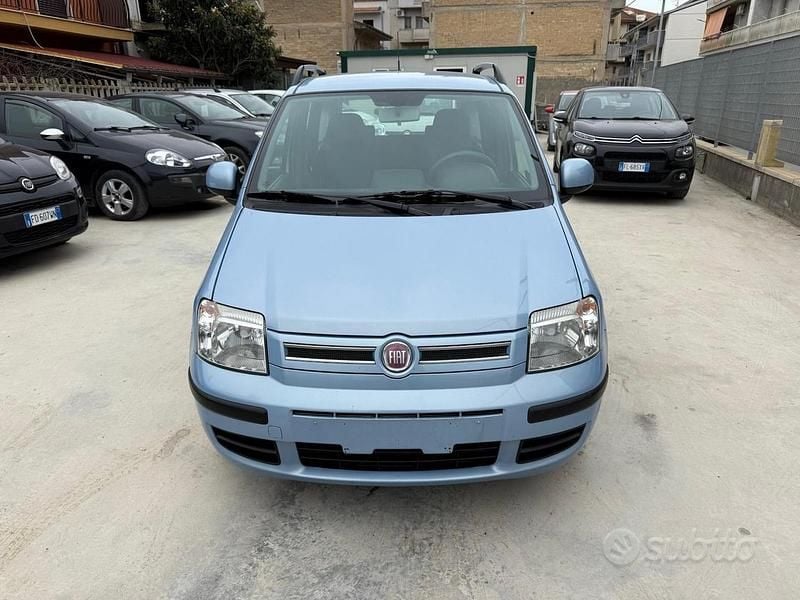 Usata Fiat Panda Active 69 CV (50 kW) 2012 Blu Berlina