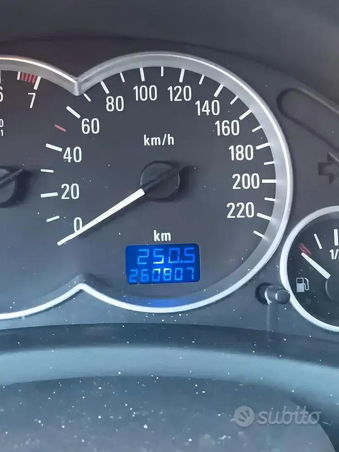 Usata Opel Corsa 58 CV (42 kW) 2003 Utilitaria