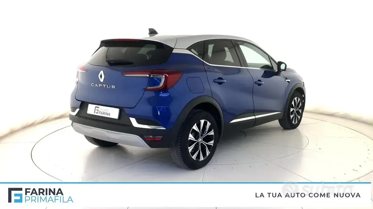 Usata Renault Captur Techno 91 CV (66 kW) 2024 Blu tetto grigio chiaro SUV