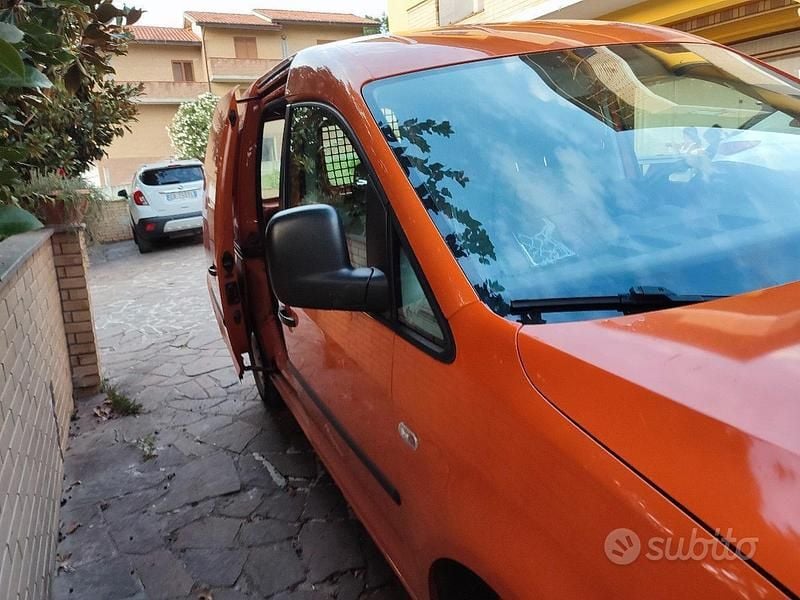 Begagnad VW Caddy 102 HK (75 kW) 2013 Minibuss
