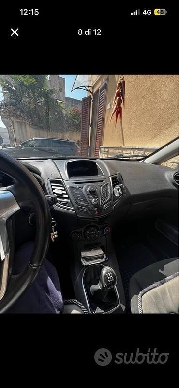 Usata Ford Fiesta 86 CV (63 kW) 2013 Nero Berlina