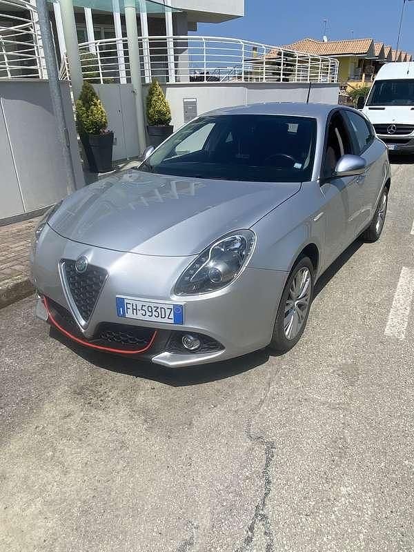 Usata Alfa Romeo Giulietta Progression 120 CV (88 kW) 2017 Utilitaria