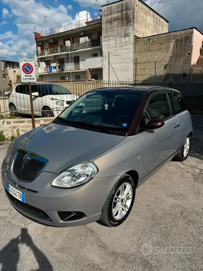 Usata Lancia Ypsilon 60 CV (44 kW) 2007 Grigio Utilitaria