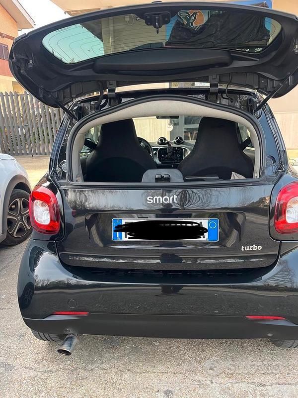Begagnad Smart ForTwo Coupé 90 HK (66 kW) 2018 Svart Sportkupé