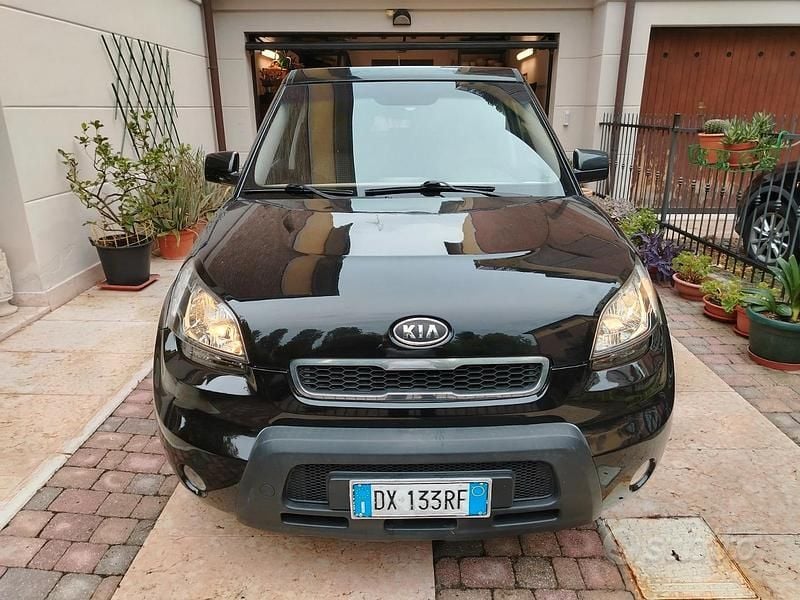 Nero Usata 2009 Kia Soul SUV | 3400 € (Buon prezzo) - Immagine 1/4