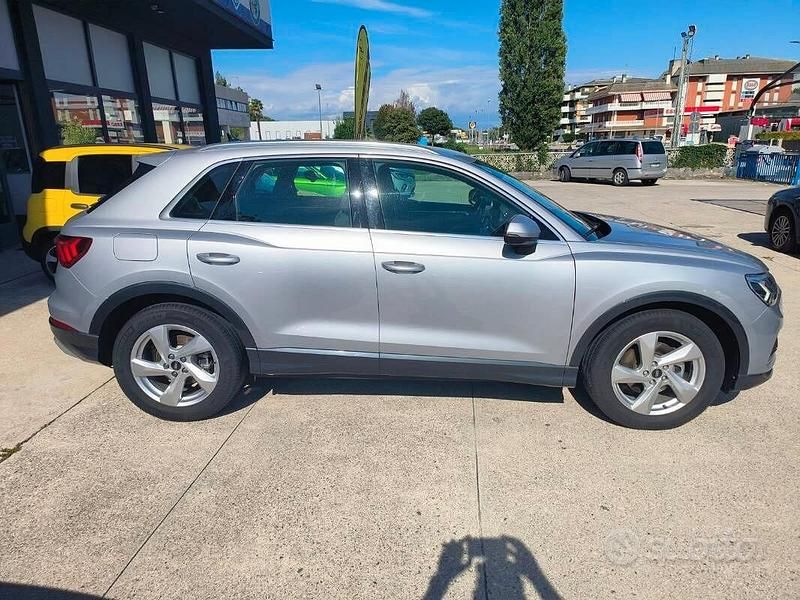 Usata Audi Q3 Advanced 151 CV (111 kW) 2021 Grigio chiaro SUV