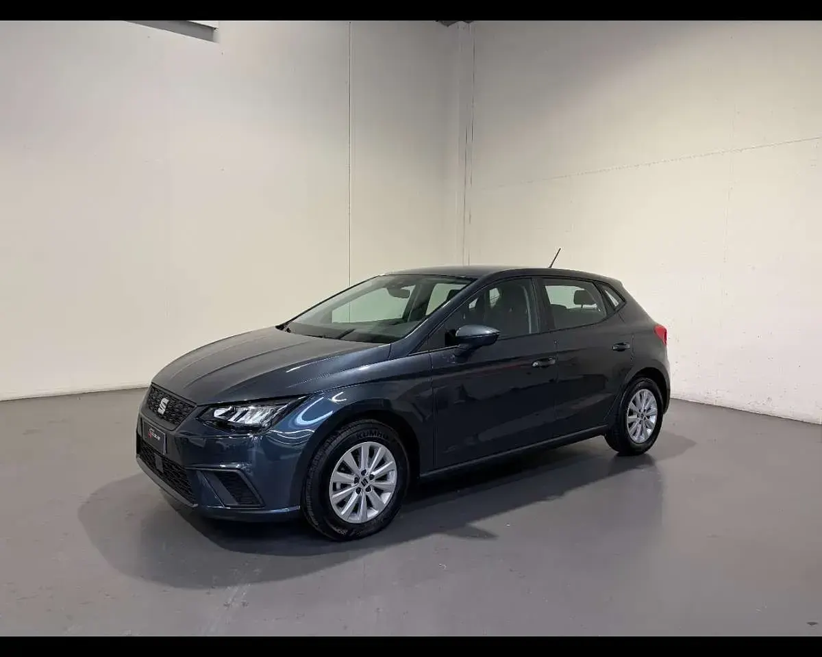 Käytetty Seat Ibiza Style 95 HP (69 kW) 2025 Harmaa Sedan