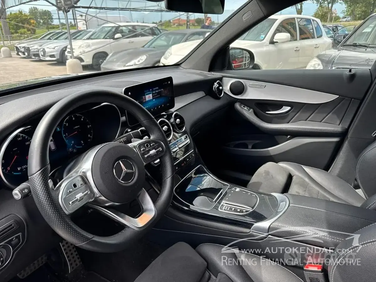 Usata Mercedes GLC220 Premium 194 CV (142 kW) 2022 Grigio canna di fucile metalli SUV
