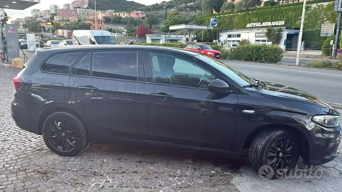 Usata Fiat Tipo 95 CV (69 kW) 2019 Nero Station wagon