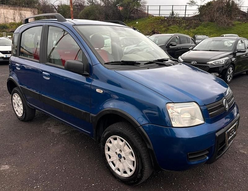 Usata Fiat Panda 4x4 Climbing 59 CV (43 kW) 2005 Blu Utilitaria