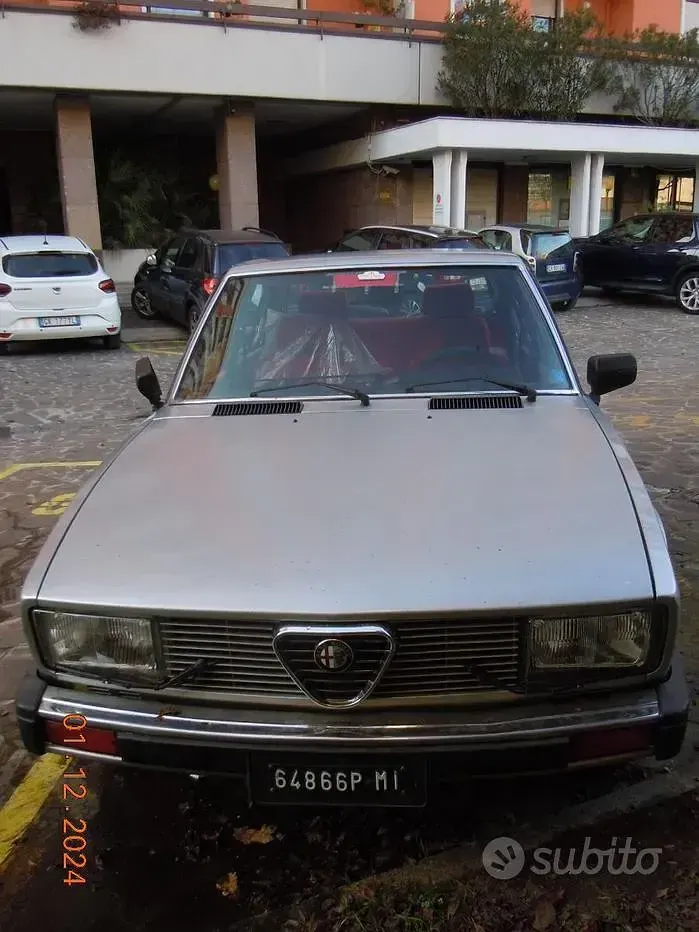 Usata Alfa Romeo Alfetta 130 CV (95 kW) 1982 Grigio Berlina