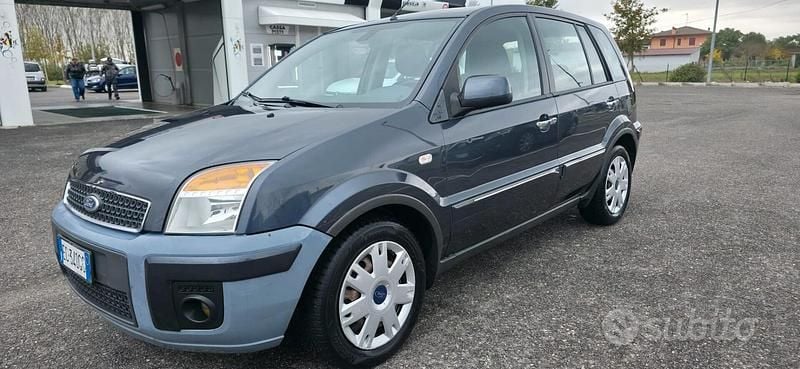 Usata Ford Fusion 80 CV (58 kW) 2010 Grigio Berlina