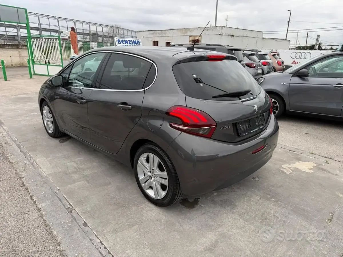 Usata Peugeot 208 Allure 110 CV (80 kW) 2019 Grigio Utilitaria