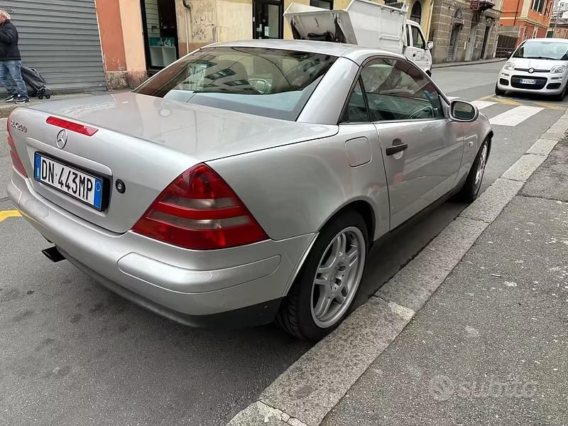 Usata Mercedes SLK200 192 CV (141 kW) 1998 Grigio Cabrio