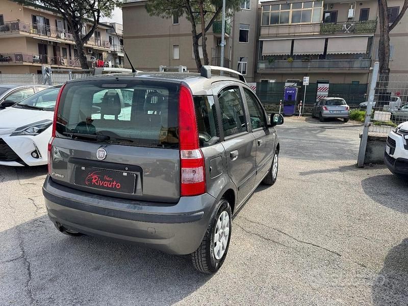 Usata Fiat Panda Dynamic 74 CV (54 kW) 2011 Grigio Utilitaria