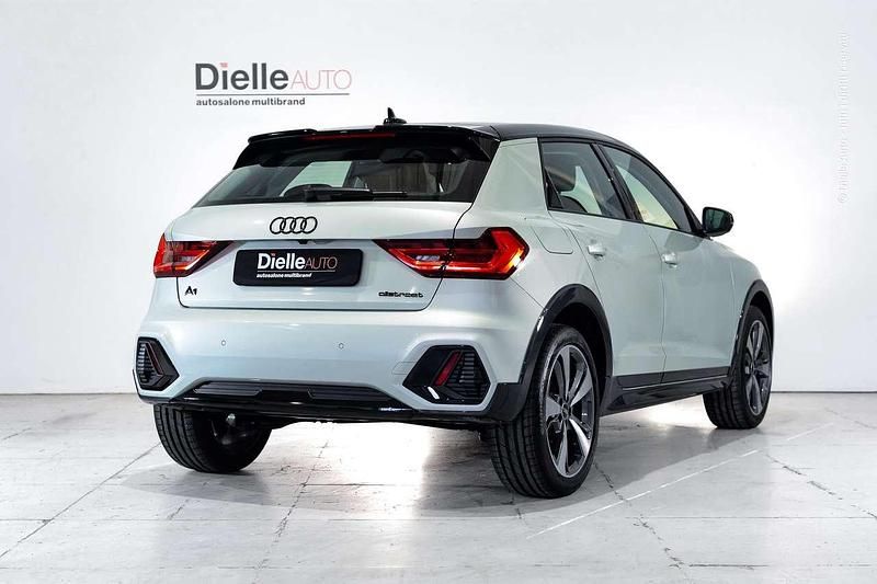 Nuova Audi A1 Ambiente 116 CV (85 kW) 2026 Argento cavo metallizzato tett SUV