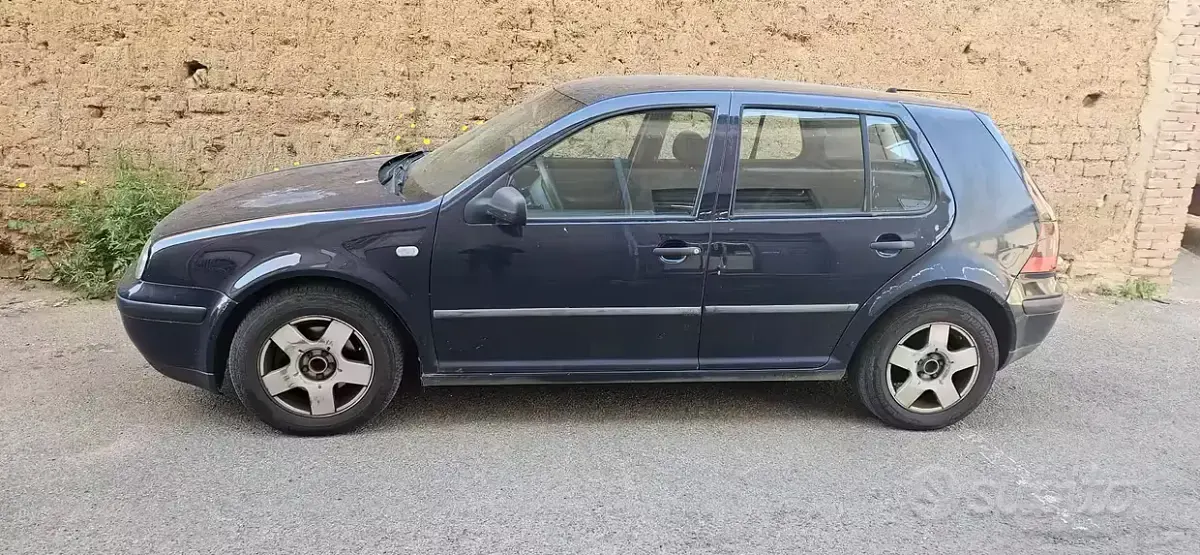 Usata VW Golf IV 90 CV (66 kW) 2003 Berlina