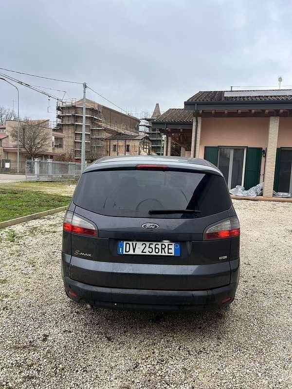 Usata Ford S-MAX S 140 CV (102 kW) 2008 Blu Monovolume