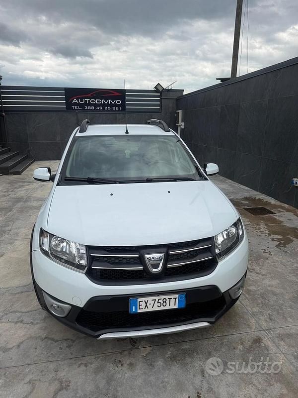 Usata Dacia Sandero Prestige 90 CV (66 kW) 2015 Nero Berlina